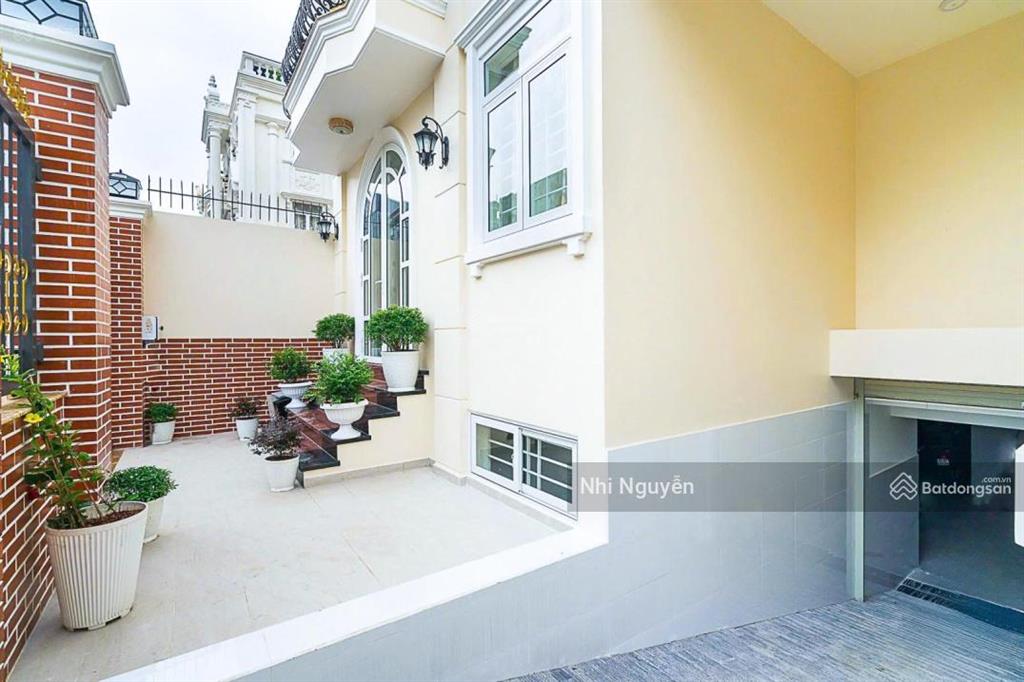 Cho thuê villa quận 2 200m2 7pn nội thất đầy đủ, vị trí thuận tiện,  xem nhà