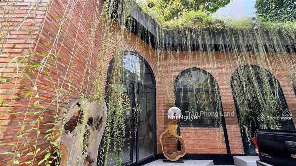 Cho thuê villa quận 2 540m2 6pn nội thất đầy đủ, vị trí thuận tiện,  xem nhà