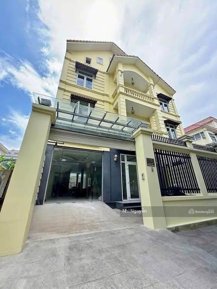 Cho thuê villa quận 2 500m2 6pn nội thất đầy đủ, vị trí thuận tiện,  xem nhà