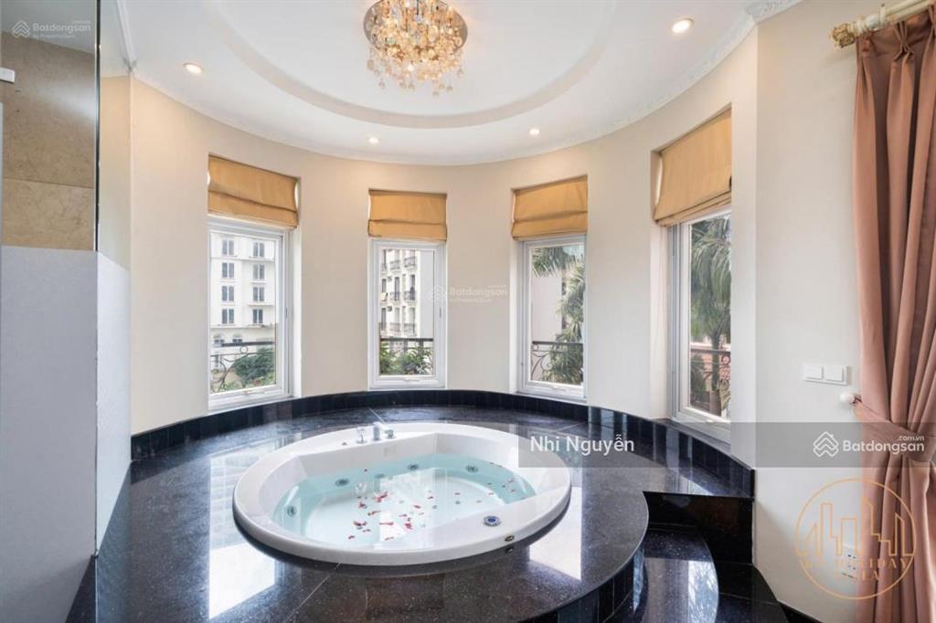 Cho thuê villa quận 2 310.5m2 6pn