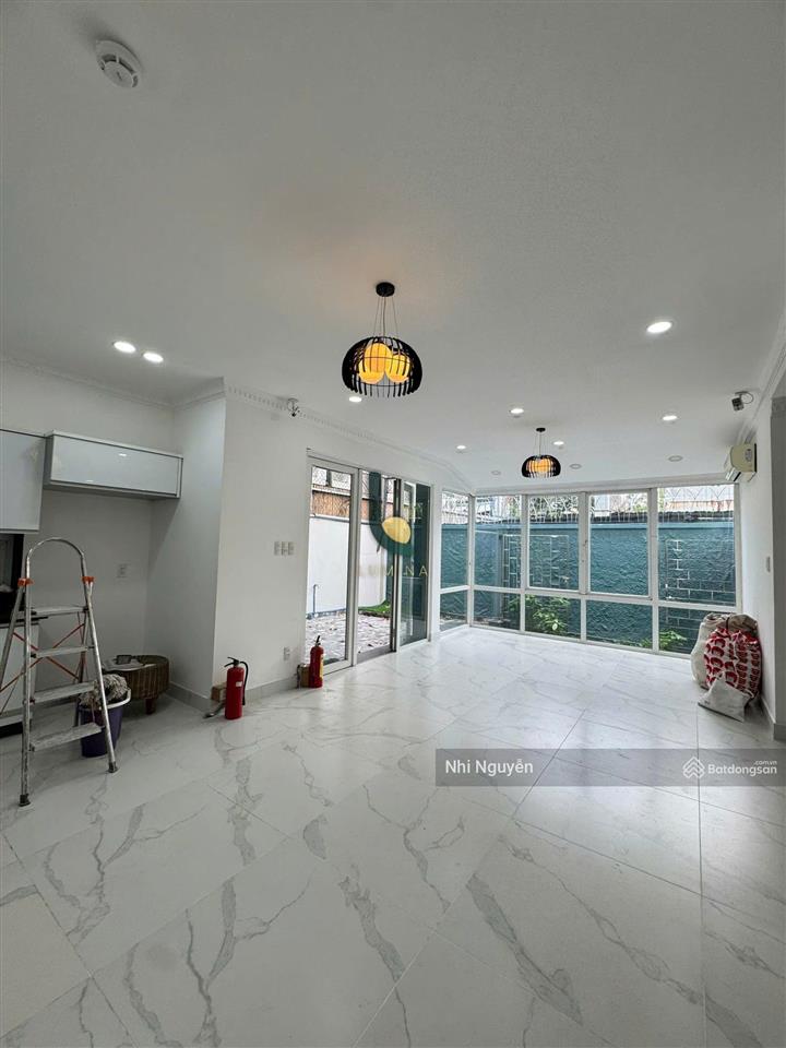 Cho thuê villa an phú 200m2 5pn nội thất đầy đủ, vị trí thuận tiện,  xem nhà