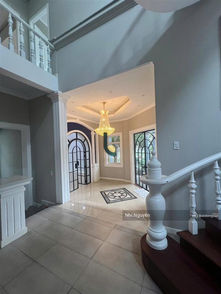 Cho thuê villa thảo điền 420m2 nội thất đầy đủ, vị trí thuận tiện,  xem nhà