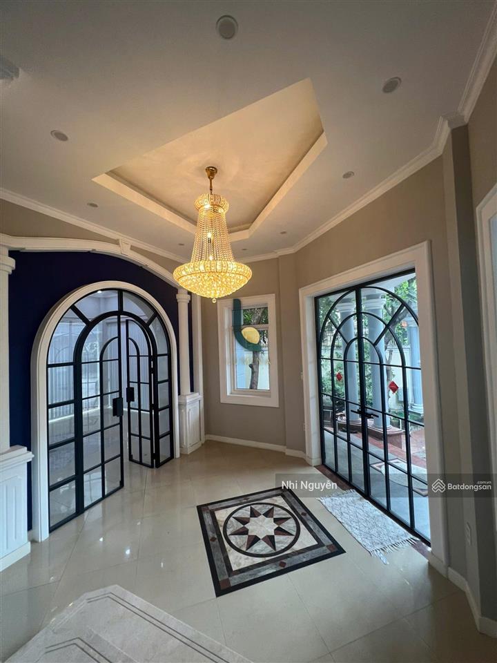 Cho thuê villa thảo điền 420m2 nội thất đầy đủ, vị trí thuận tiện,  xem nhà