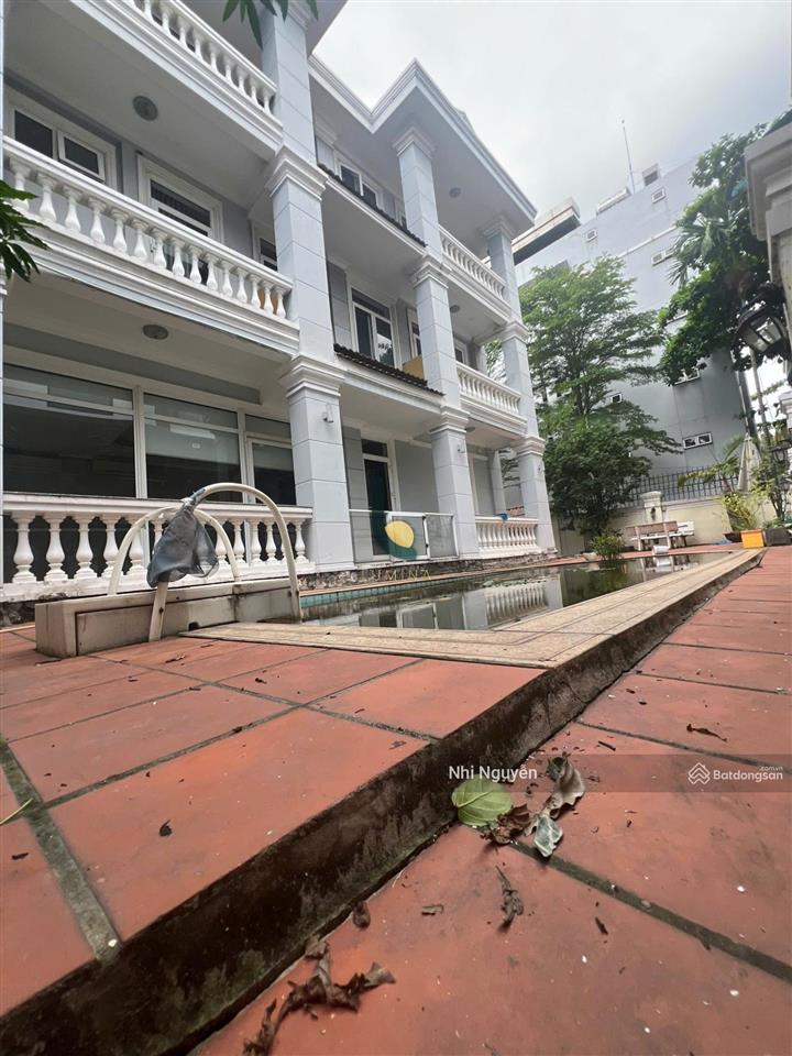 Cho thuê villa thảo điền 420m2 nội thất đầy đủ, vị trí thuận tiện,  xem nhà