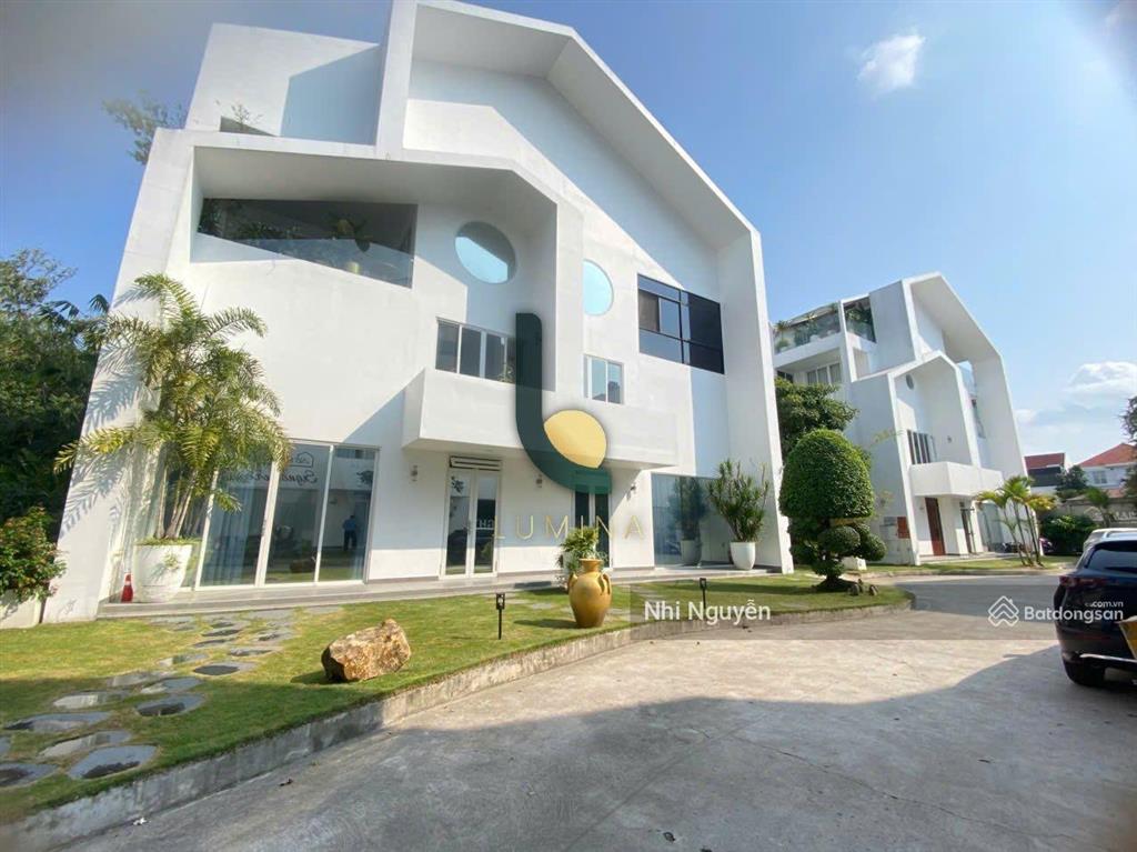 Cho thuê villa thảo điền 500m2 nội thất đầy đủ, vị trí thuận tiện,  xem nhà