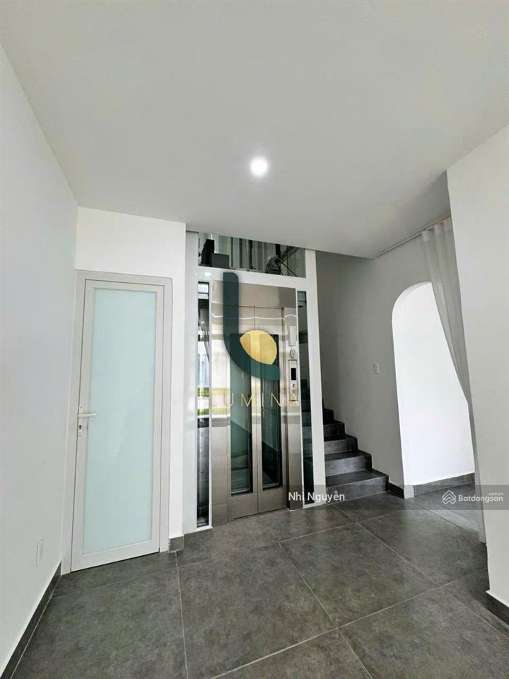 Cho thuê villa thảo điền 500m2 nội thất đầy đủ, vị trí thuận tiện,  xem nhà