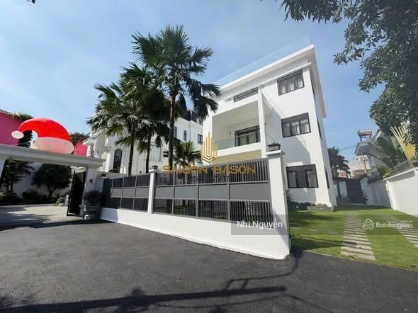 Bán villa quận 2 688m2 5pn nội thất đầy đủ, vị trí thuận tiện,  xem nhà