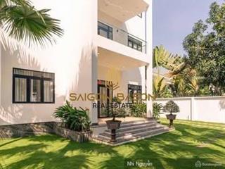 Bán villa quận 2 688m2 5pn nội thất đầy đủ, vị trí thuận tiện,  xem nhà