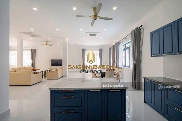 Bán villa quận 2 688m2 5pn nội thất đầy đủ, vị trí thuận tiện,  xem nhà