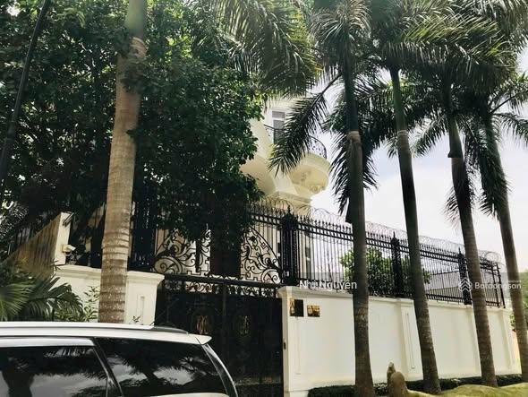Cho thuê villa quận 2 320m2 6pn nội thất đầy đủ, vị trí thuận tiện,  xem nhà
