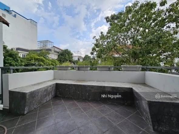 Cho thuê villa quận 2 430m2 5pn nội thất đầy đủ, vị trí thuận tiện,  xem nhà