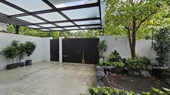 Cho thuê villa quận 2 430m2 5pn nội thất đầy đủ, vị trí thuận tiện,  xem nhà