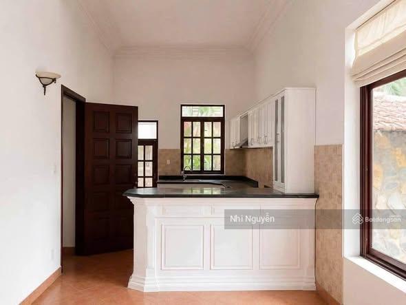 Cho thuê villa quận 2 500m2 5pn nội thất đầy đủ, vị trí thuận tiện,  xem nhà