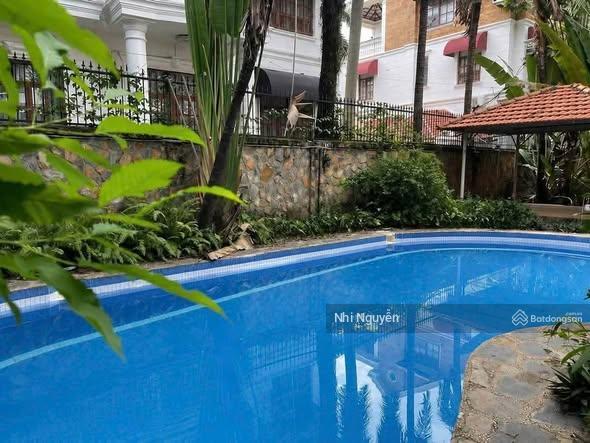 Cho thuê villa quận 2 500m2 5pn nội thất đầy đủ, vị trí thuận tiện,  xem nhà