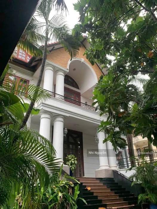 Cho thuê villa quận 2 500m2 5pn nội thất đầy đủ, vị trí thuận tiện,  xem nhà