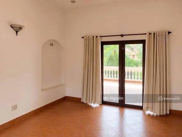Cho thuê villa quận 2 500m2 5pn nội thất đầy đủ, vị trí thuận tiện,  xem nhà