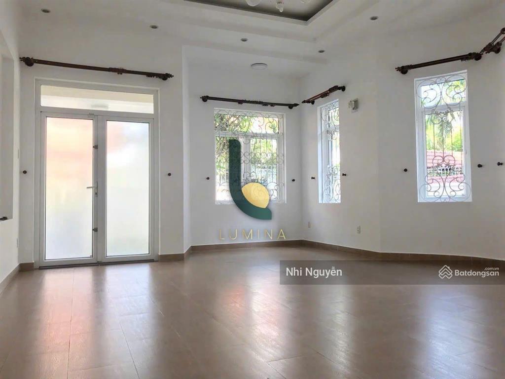 Cho thuê villa quận 2 350m2 4pn nội thất đầy đủ, vị trí thuận tiện,  xem nhà