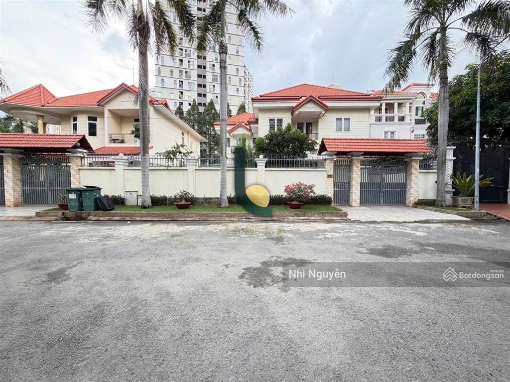 Cho thuê villa quận 2 350m2 4pn nội thất đầy đủ, vị trí thuận tiện,  xem nhà