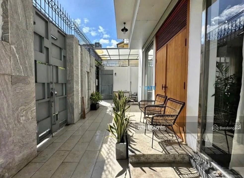 Cho thuê villa quận 2 200m2 4pn nội thất đầy đủ, vị trí thuận tiện,  xem nhà
