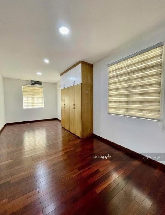 Cho thuê villa quận 2 200m2 4pn nội thất đầy đủ, vị trí thuận tiện,  xem nhà
