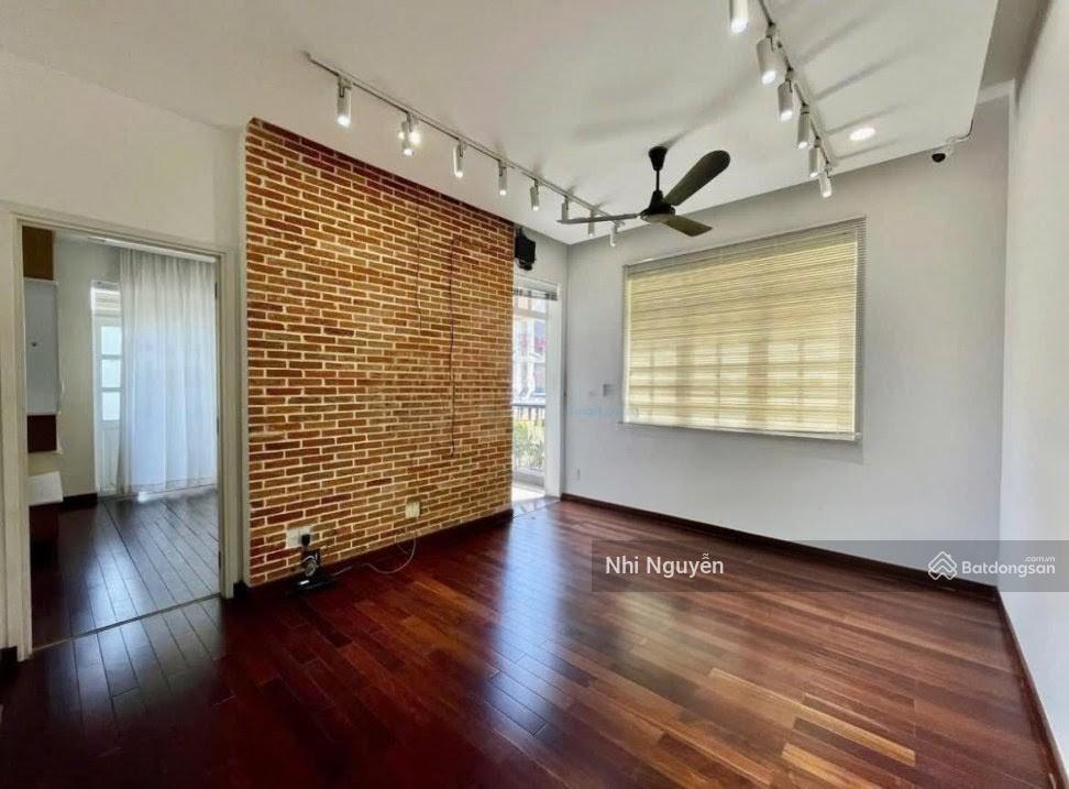 Cho thuê villa quận 2 200m2 4pn nội thất đầy đủ, vị trí thuận tiện,  xem nhà