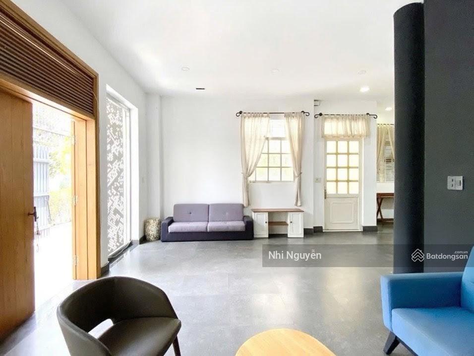 Cho thuê villa quận 2 200m2 4pn nội thất đầy đủ, vị trí thuận tiện,  xem nhà
