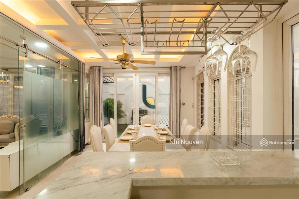 Cho thuê villa quận 2 500m2 6pn nội thất đầy đủ, vị trí thuận tiện,  xem nhà