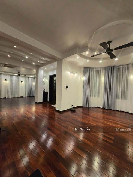 Cho thuê villa quận 2 289m2 5pn nội thất đầy đủ, vị trí thuận tiện,  xem nhà