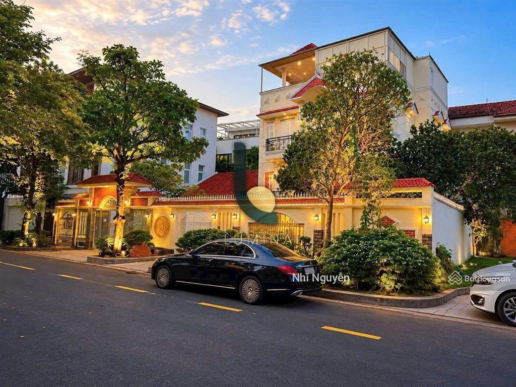 Cho thuê villa quận 2 460m2 9pn nội thất đầy đủ, vị trí thuận tiện,  xem nhà