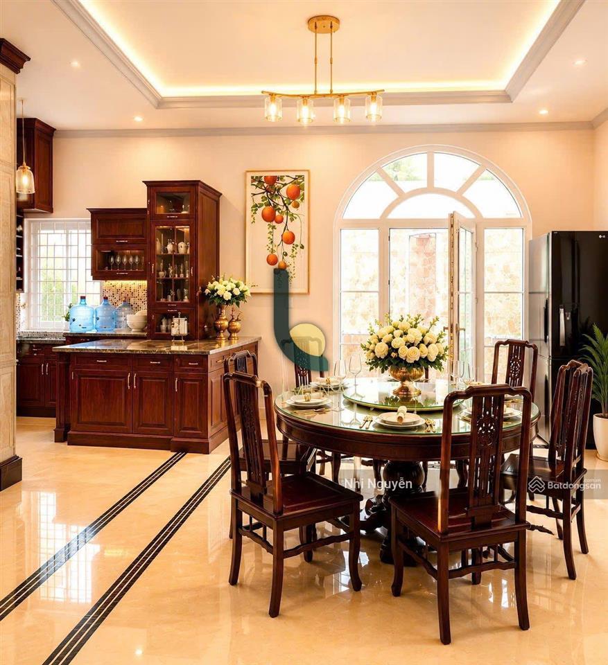 Cho thuê villa quận 2 200m2 7pn nội thất đầy đủ, vị trí thuận tiện,  xem nhà