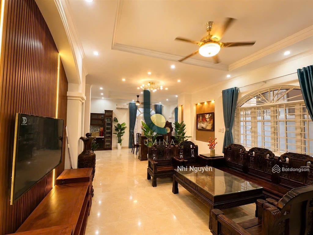 Cho thuê villa quận 2 200m2 7pn nội thất đầy đủ, vị trí thuận tiện,  xem nhà