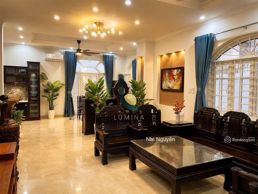 Cho thuê villa quận 2 200m2 7pn nội thất đầy đủ, vị trí thuận tiện,  xem nhà