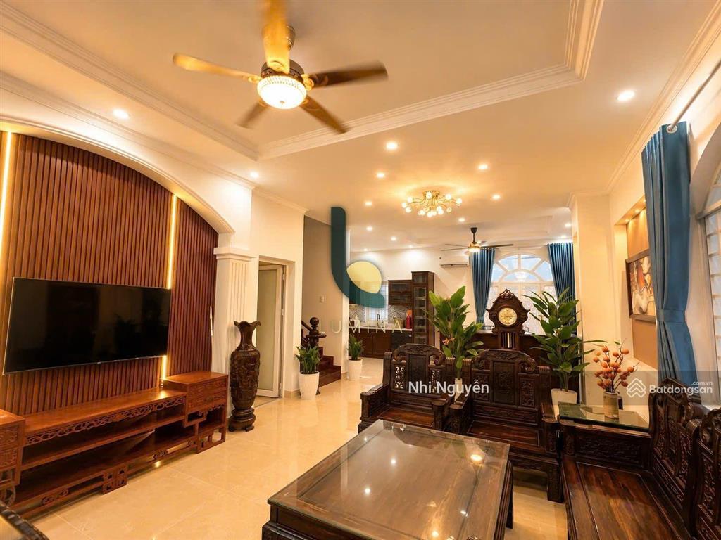 Cho thuê villa quận 2 200m2 7pn nội thất đầy đủ, vị trí thuận tiện,  xem nhà