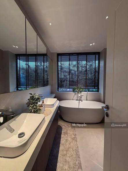 Cho thuê villa quận 9 240m2 4pn nội thất đầy đủ, vị trí thuận tiện,  xem nhà