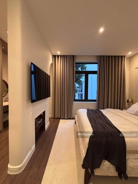 Cho thuê villa quận 9 240m2 4pn nội thất đầy đủ, vị trí thuận tiện,  xem nhà