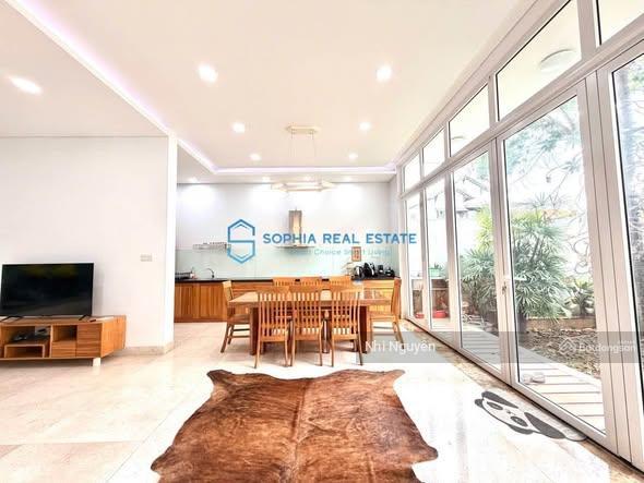 Cho thuê villa quận 2 250m2 5pn nội thất đầy đủ, vị trí thuận tiện,  xem nhà