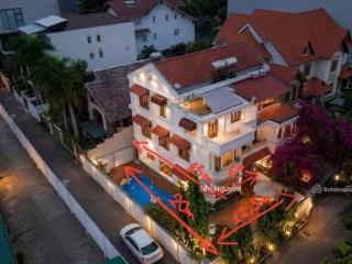 Cho thuê villa quận 2 250m2 4pn nội thất đầy đủ, vị trí thuận tiện,  xem nhà