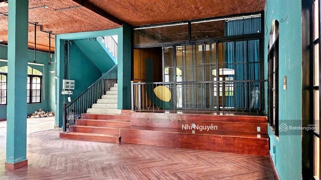 Cho thuê villa quận 2 820m2 nội thất đầy đủ, vị trí thuận tiện,  xem nhà
