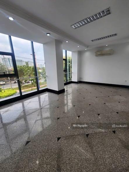 Cho thuê nhà phố quận 2 133m2 nội thất đầy đủ, vị trí thuận tiện,  xem nhà