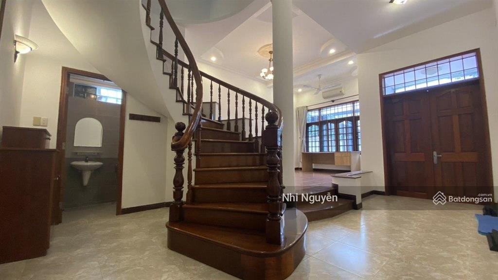 Cho thuê nhà phố quận 2 150m2 4pn