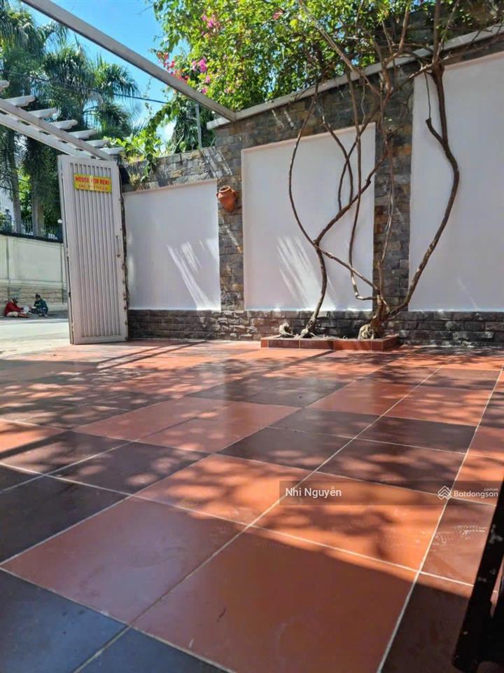 Cho thuê nhà phố quận 2 150m2 4pn