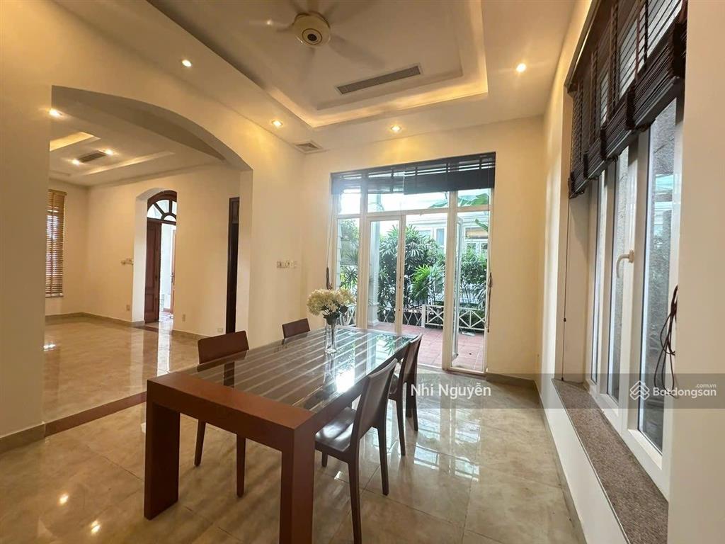 Cho thuê villa quận 2 364m2 4pn nội thất đầy đủ, vị trí thuận tiện,  xem nhà