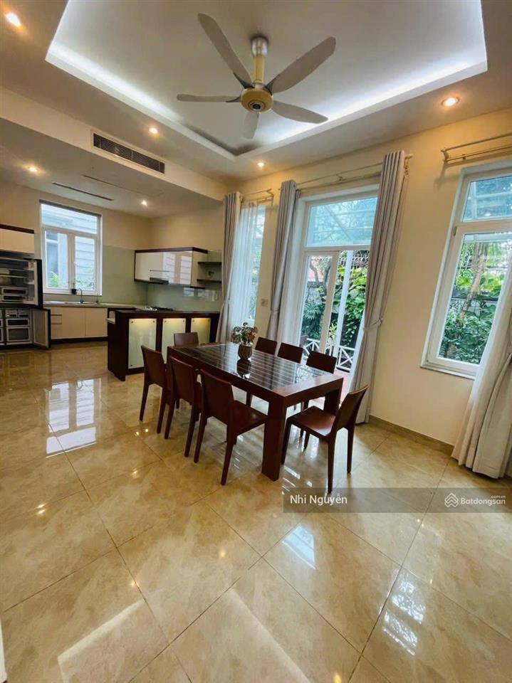 Cho thuê villa quận 2 364m2 4pn nội thất đầy đủ, vị trí thuận tiện,  xem nhà