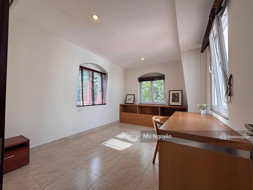 Cho thuê villa quận 2 364m2 4pn nội thất đầy đủ, vị trí thuận tiện,  xem nhà
