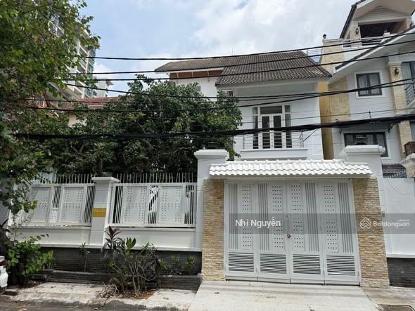 Cho thuê villa quận 2 368m2 6pn nội thất đầy đủ, vị trí thuận tiện,  xem nhà