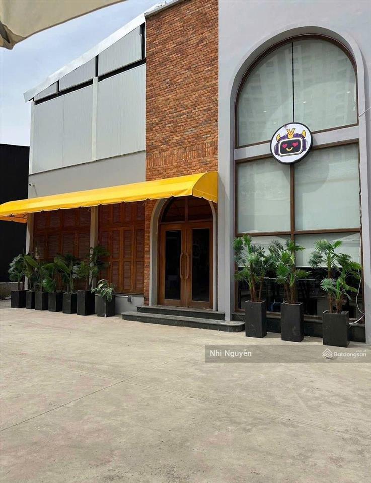 Cho thuê mặt bằng kinh doanh quận 2 378m2