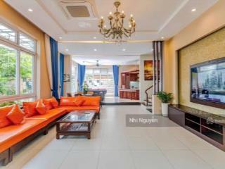 Cho thuê villa quận 2 300m2 6pn nội thất đầy đủ, vị trí thuận tiện,  xem nhà