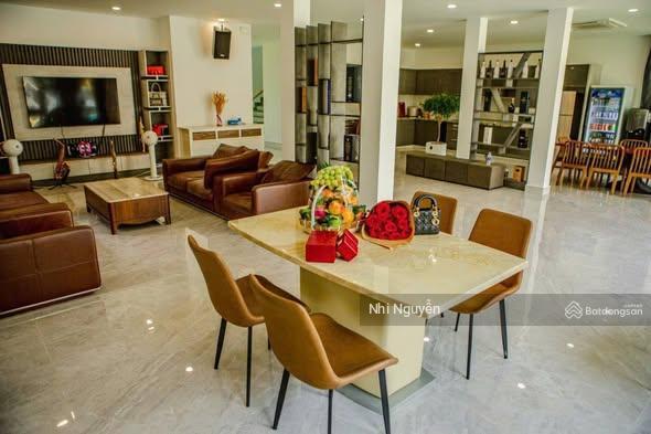 Cho thuê villa quận 2 800m2 5pn nội thất đầy đủ, vị trí thuận tiện,  xem nhà