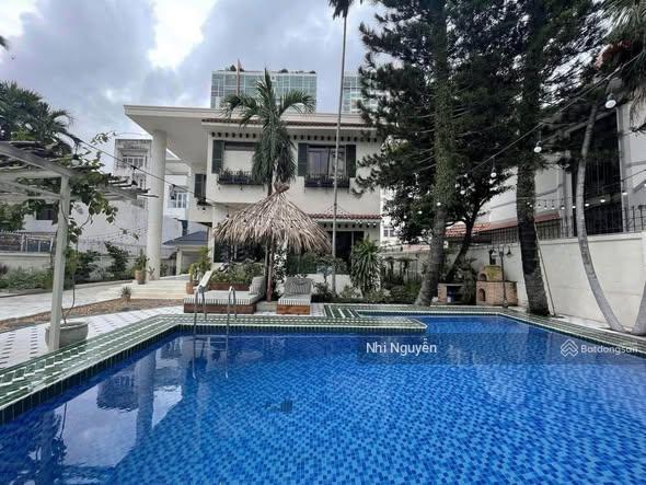 Cho thuê villa quận 2 800m2 4pn nội thất đầy đủ, vị trí thuận tiện,  xem nhà