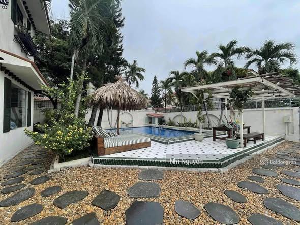 Cho thuê villa quận 2 800m2 4pn nội thất đầy đủ, vị trí thuận tiện,  xem nhà
